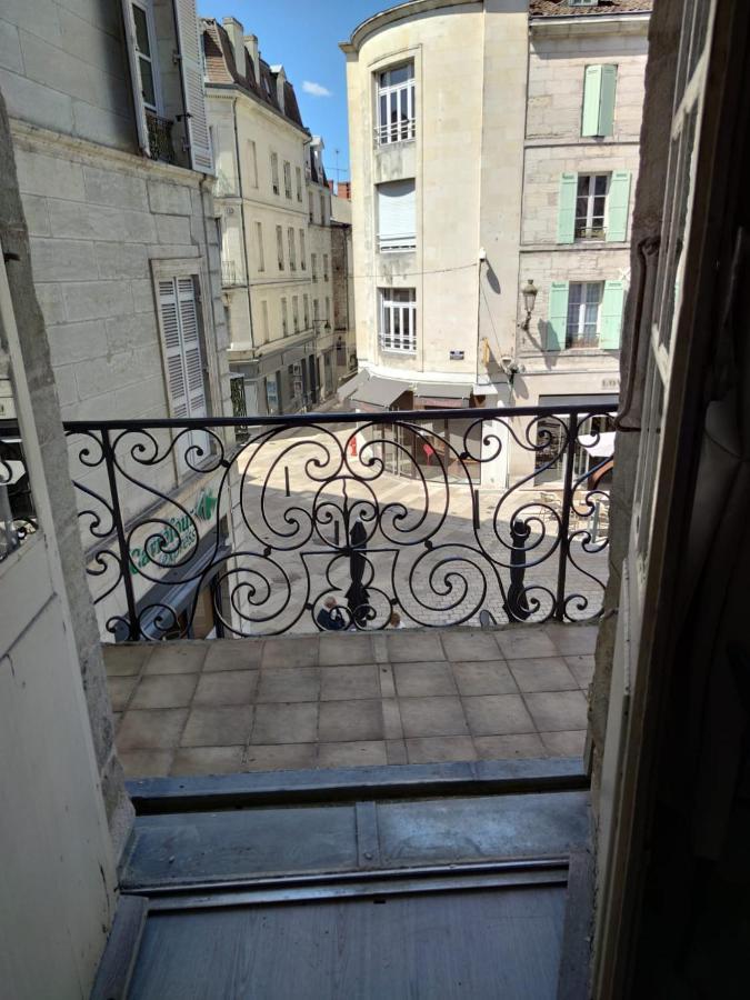 *Les Studios L'Amandine* Périgueux Zewnętrze zdjęcie