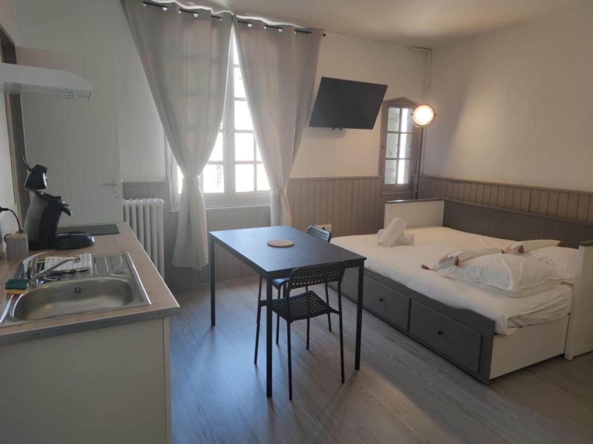 *Les Studios L'Amandine* Périgueux Zewnętrze zdjęcie