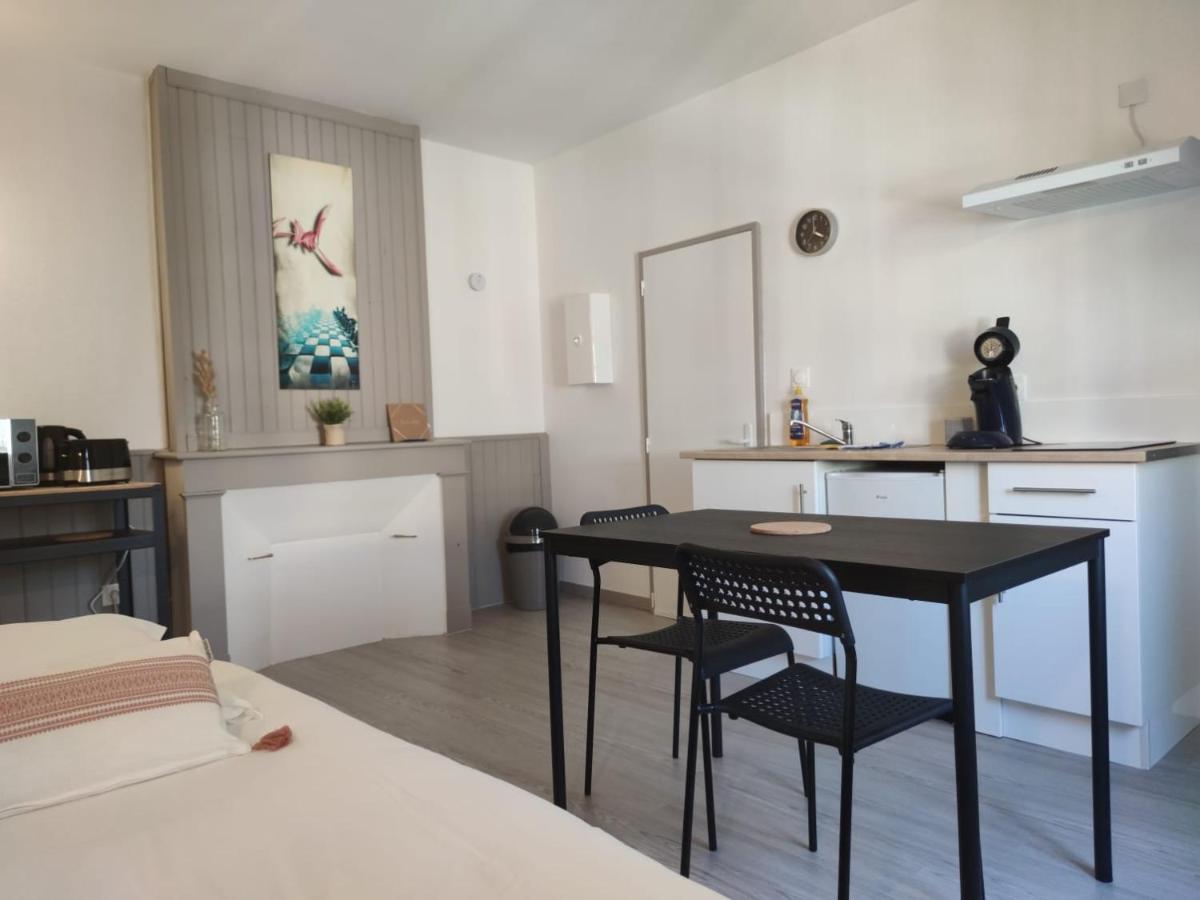 *Les Studios L'Amandine* Périgueux Zewnętrze zdjęcie